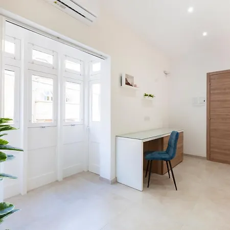 Fl56 - New 3storey House - Private Entrance & Roof * Il-Furjana