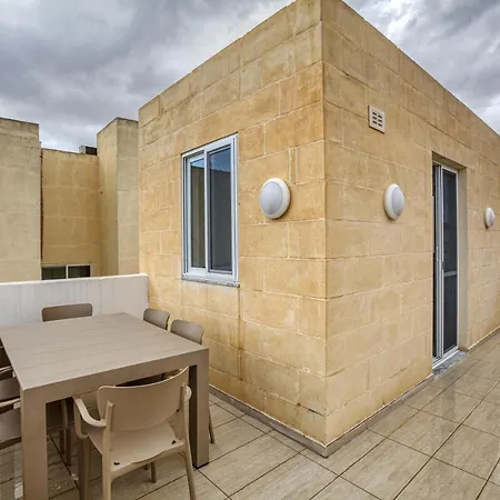 Fl56 - New 3storey House - Private Entrance & Roof Il-Furjana