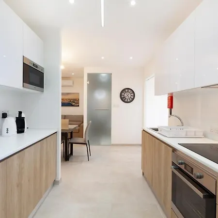 Fl56 - New 3storey House - Private Entrance & Roof *