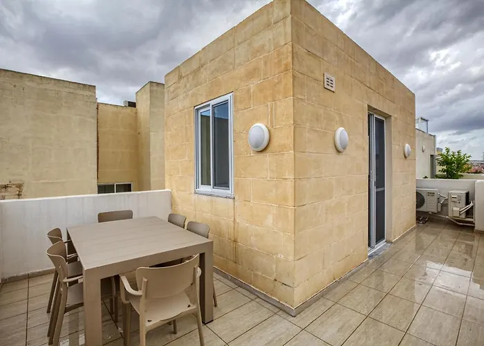 Fl56 - New 3storey House - Private Entrance & Roof Floriana