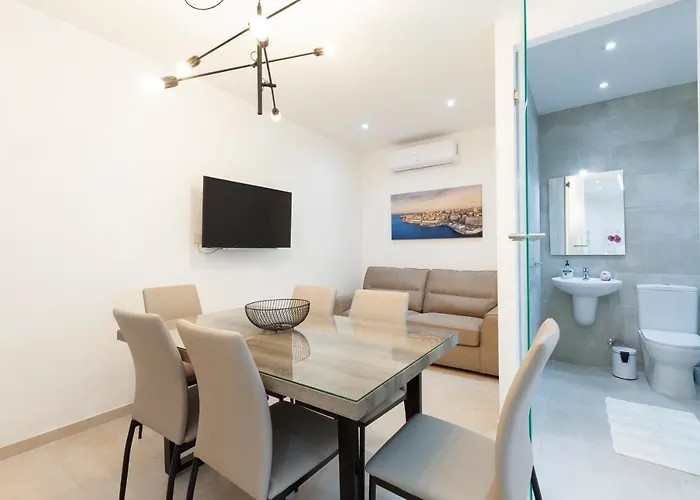 Apartament Fl56 - New 3storey House - Private Entrance & Roof *