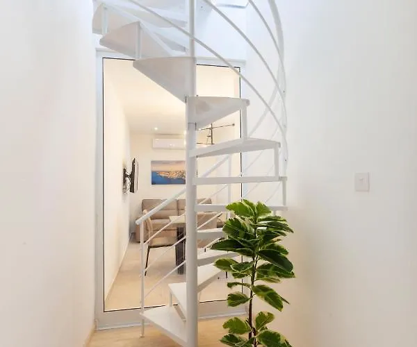 Apartament Fl56 - New 3storey House - Private Entrance & Roof