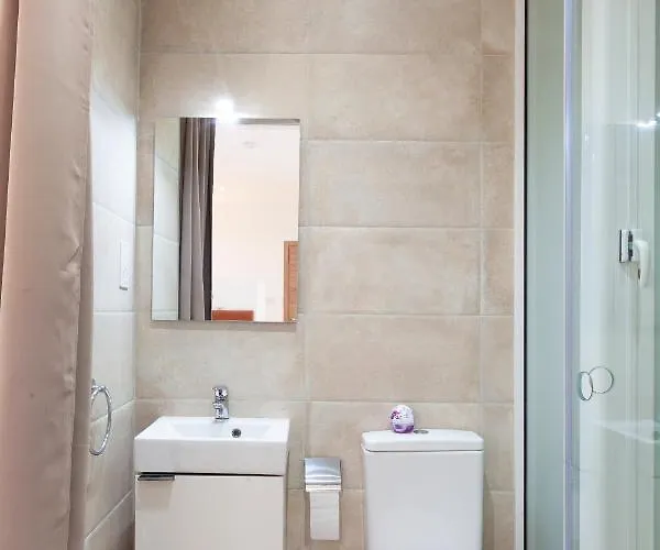 Fl56 - New 3storey House - Private Entrance & Roof