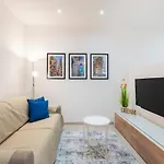 Fl56 - New 3storey House - Private Entrance & Roof Appartement *