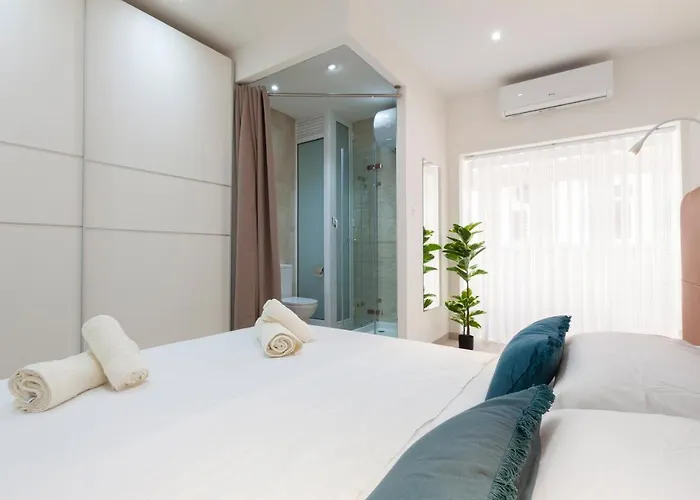 Fl56 - New 3storey House - Private Entrance & Roof *