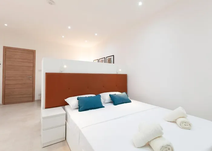 Fl56 - New 3storey House - Private Entrance & Roof * フロリアーナ