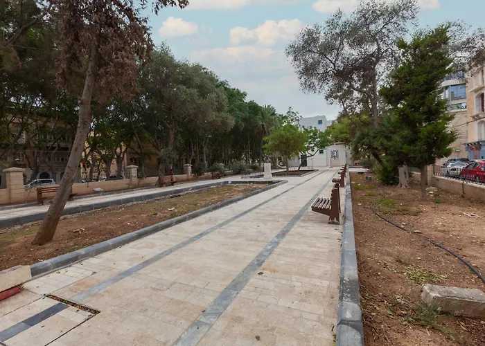 Fl56 - New 3storey House - Private Entrance & Roof Apartamento *