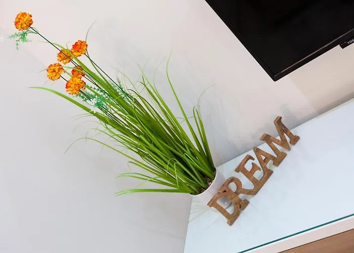 Fl56 - New 3storey House - Private Entrance & Roof * Floriana